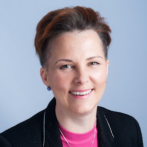 Julie Genney Coaching - profile pic sq300