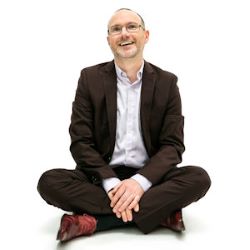 Stephen Wells Sensational Business Coach - seated crossed legs