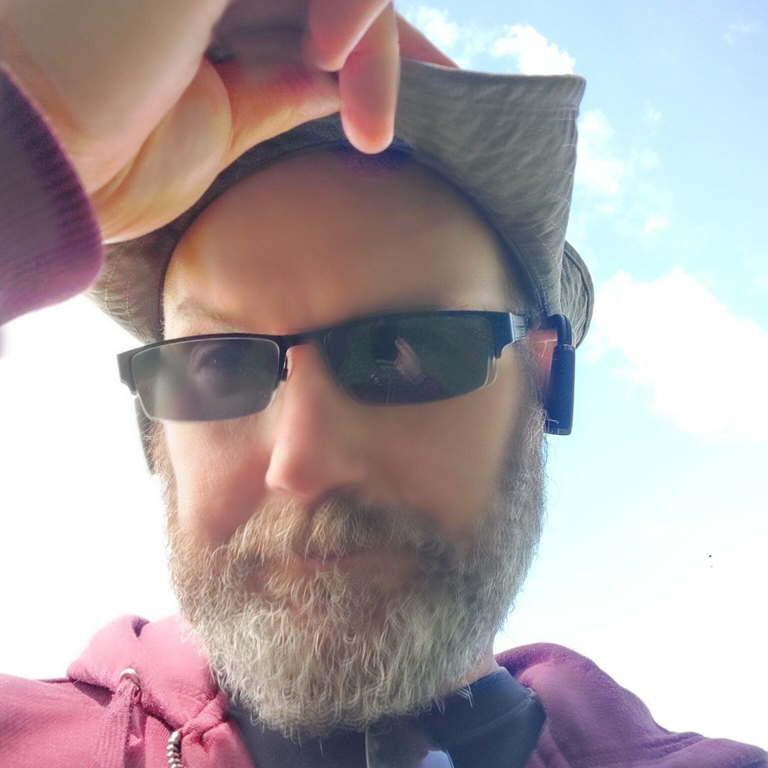 50daysofshades Day 06-i05 - Checking photo