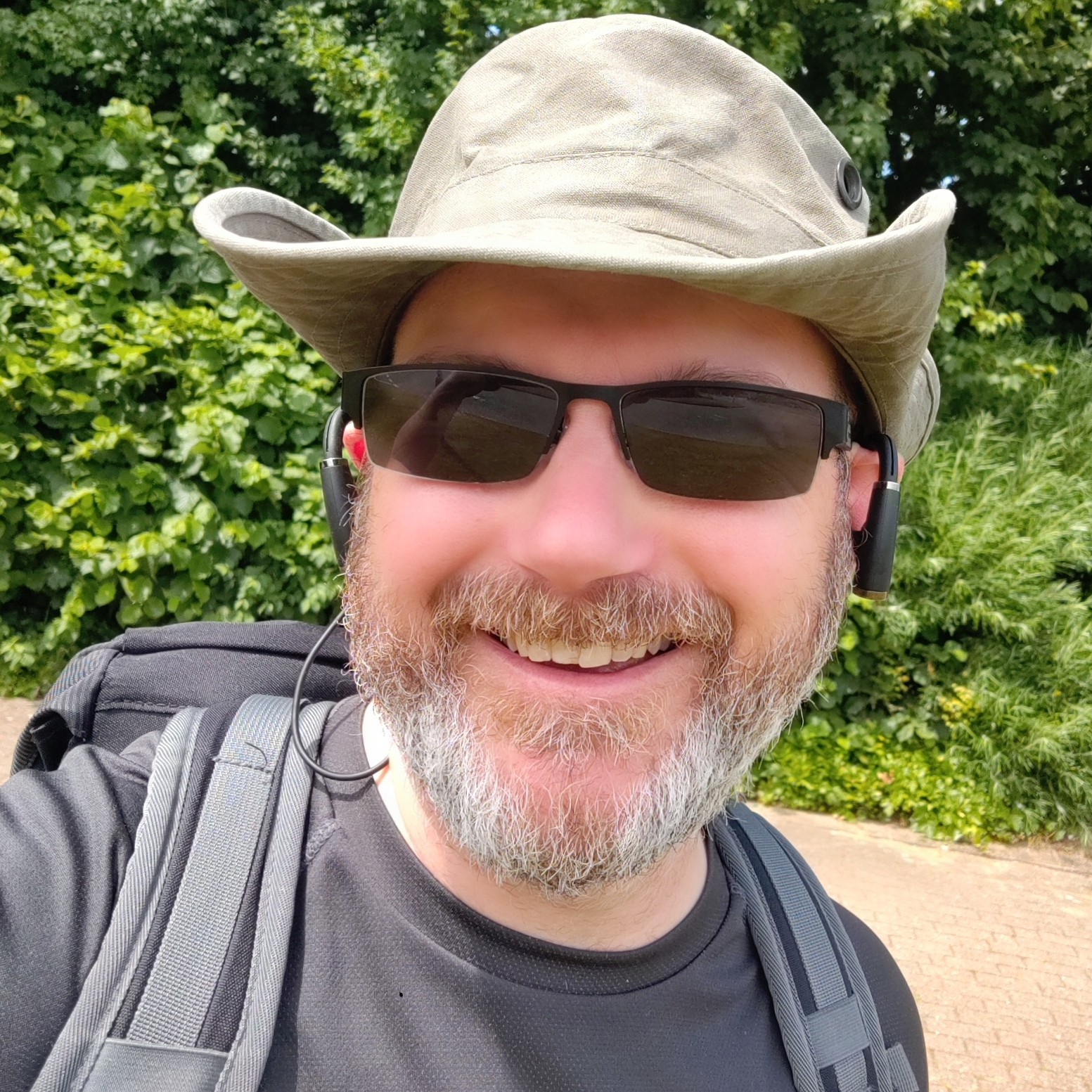 50daysofshades d21-i01 Days to form a habit. Steve Wells in hat and sunglasses